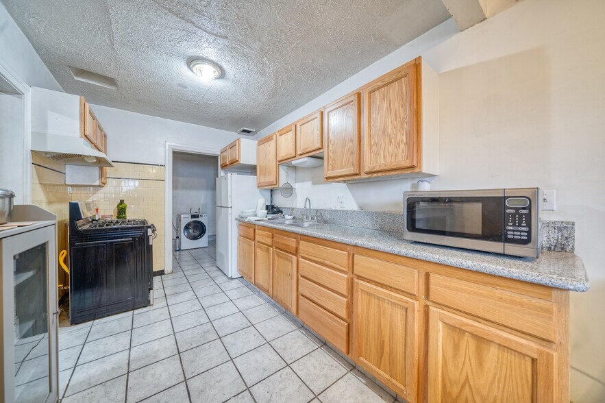 More Photos Of 4700 W Imperial Hwy, Inglewood Storefront Retail Residential For Sale