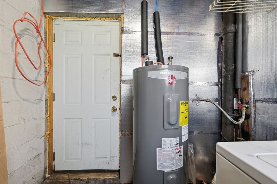 More Photos Of 415 Anthony St, Fall River Flex For Sale