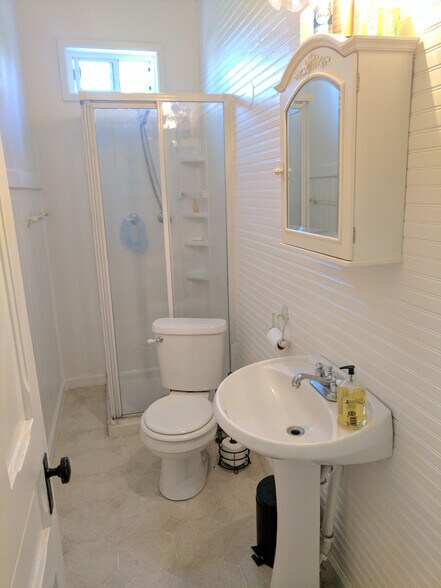 More Photos Of 1050-1054 4th St, Santa Rosa Freestanding For Sale