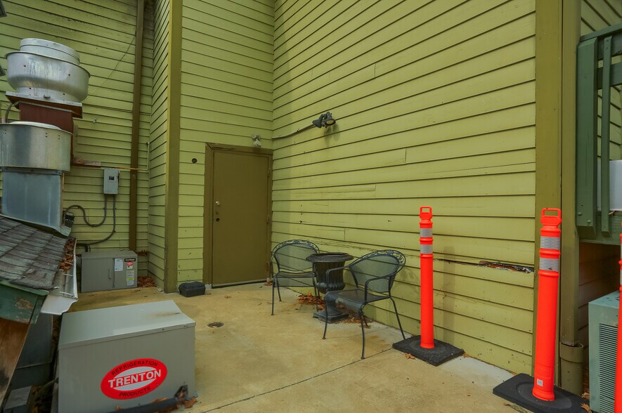 More Photos Of 634 Camp Horne Rd, Pittsburgh General Retail For Sale