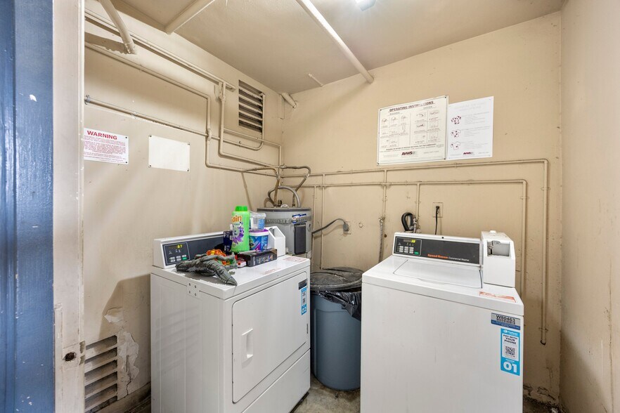 More Photos Of 1005 E Harding St, Long Beach Apartments For Sale