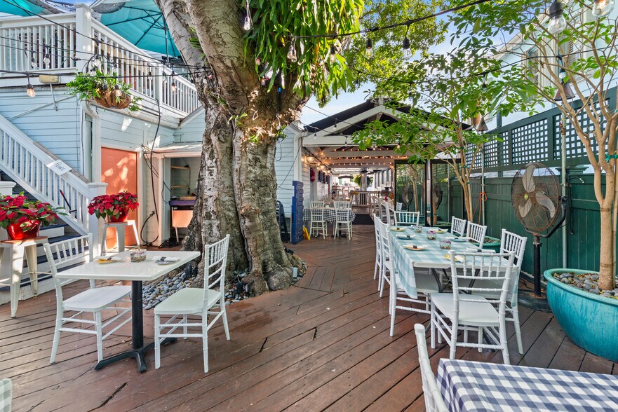 More Photos Of 816 Duval St, Key West Restaurant For Sale