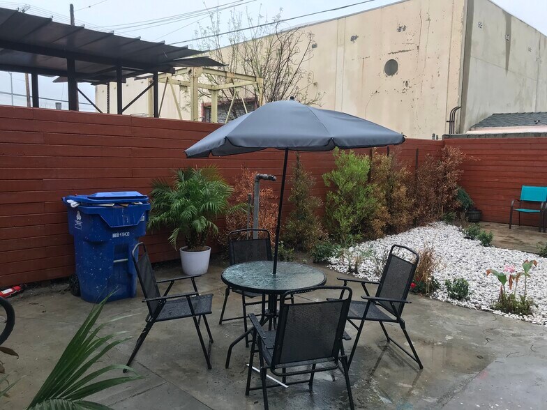 More Photos Of 5838 Woodlawn Ave, Los Angeles Auto Repair For Sale