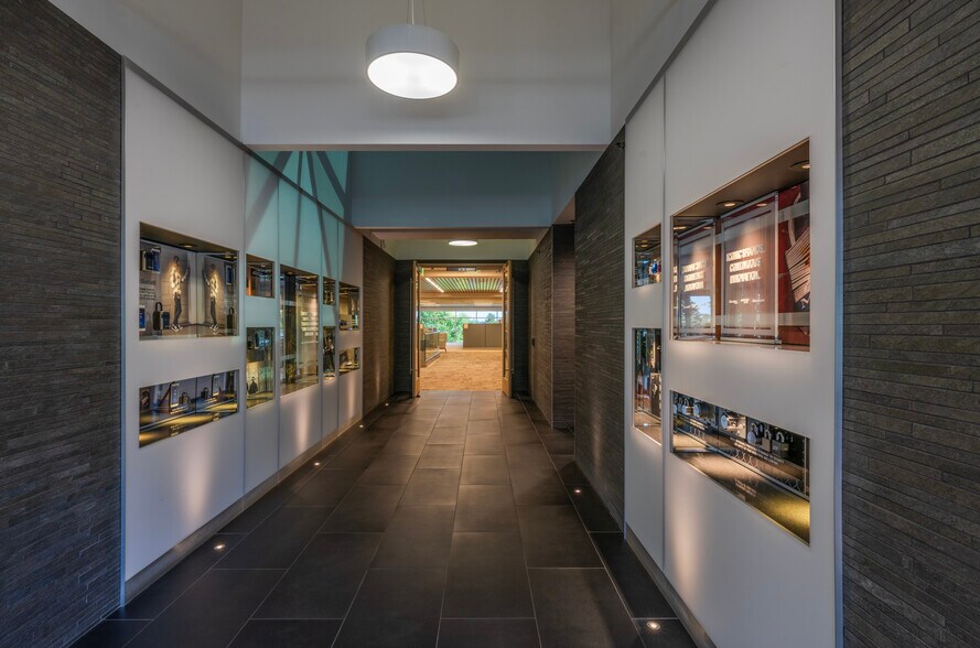 More Photos Of 6744 S Howell Ave, Oak Creek Office For Sale