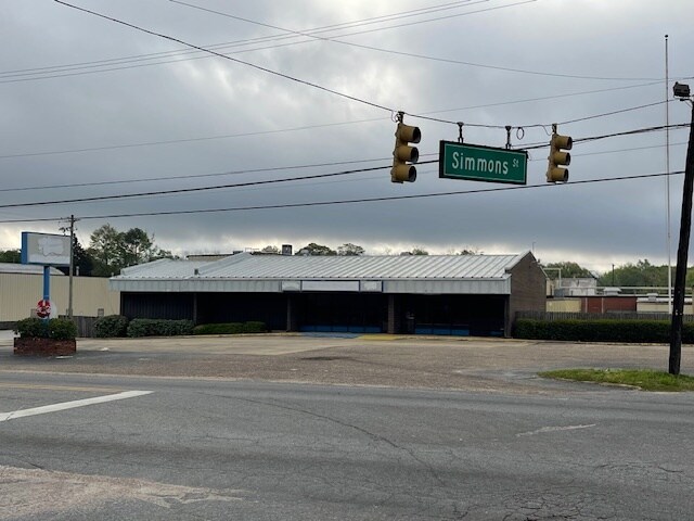 More Photos Of 1503 2nd Ave, Opelika Storefront For Lease
