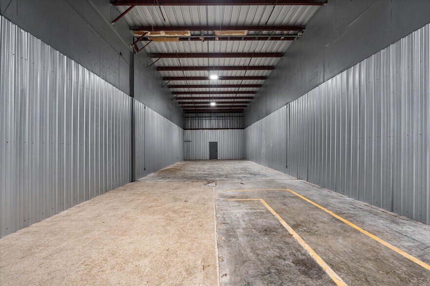More Photos Of 5905 Financial Plz, Shreveport Warehouse For Lease