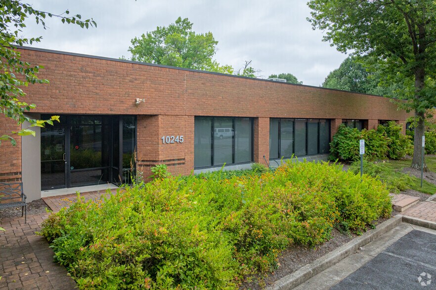 More Photos Of 10245-10255 Old Columbia Rd, Columbia Office For Sale
