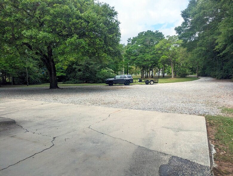 More Photos Of 2261 Dawes Rd, Mobile Warehouse For Sale