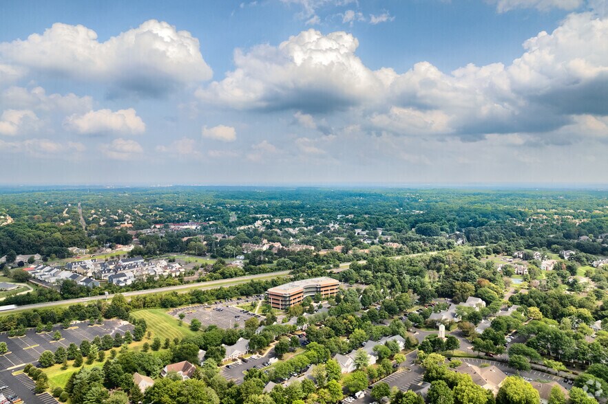 More Photos Of 1000 Floral Vale Blvd, Yardley Office For Lease