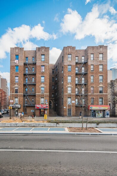More Photos Of 1964 Grand Concourse, Bronx Apartments For Lease