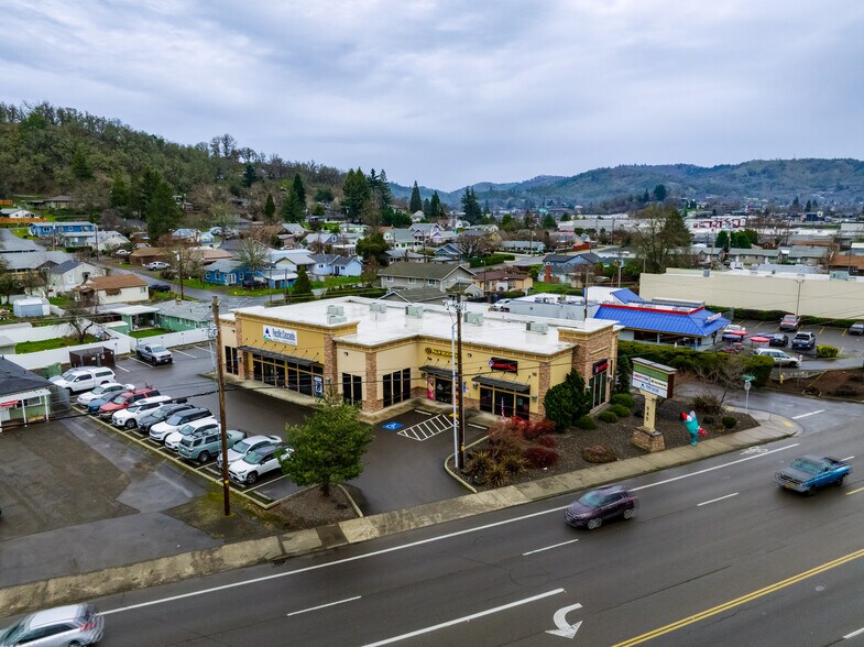 Primary Photo Of 940 NW Garden Valley Blvd, Roseburg Freestanding For Lease