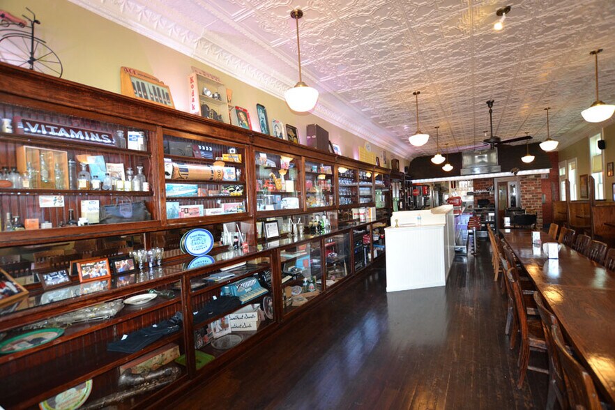 More Photos Of 230 W Saint Louis St, Lebanon Restaurant For Sale