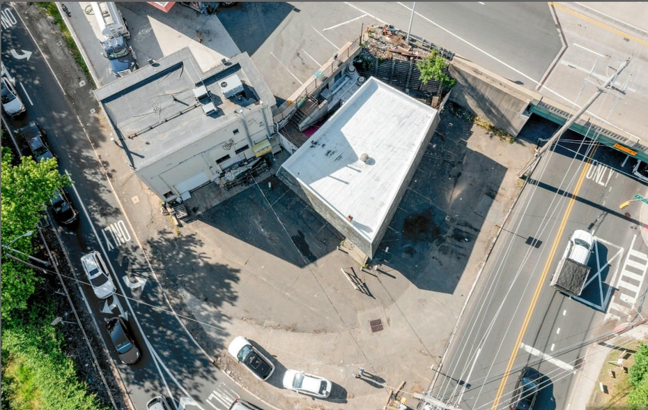 More Photos Of 800 Grand Ave, Ridgefield Bar For Sale