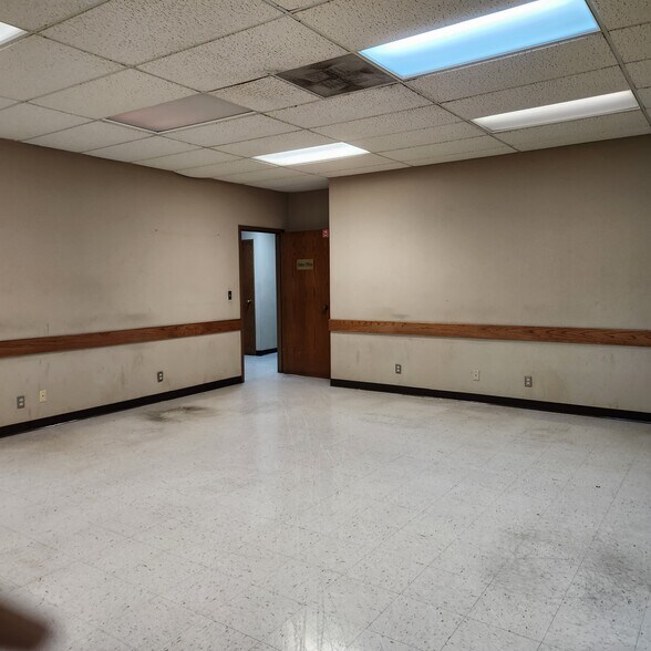 More Photos Of 3424 Valley Ave SW, Decatur Warehouse For Sale