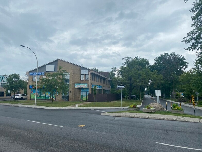More Photos Of 2350-2352 Ch Herron, Dorval Office For Lease