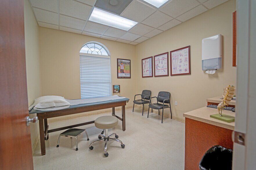More Photos Of 554 Highway 85 N, Niceville Medical For Sale