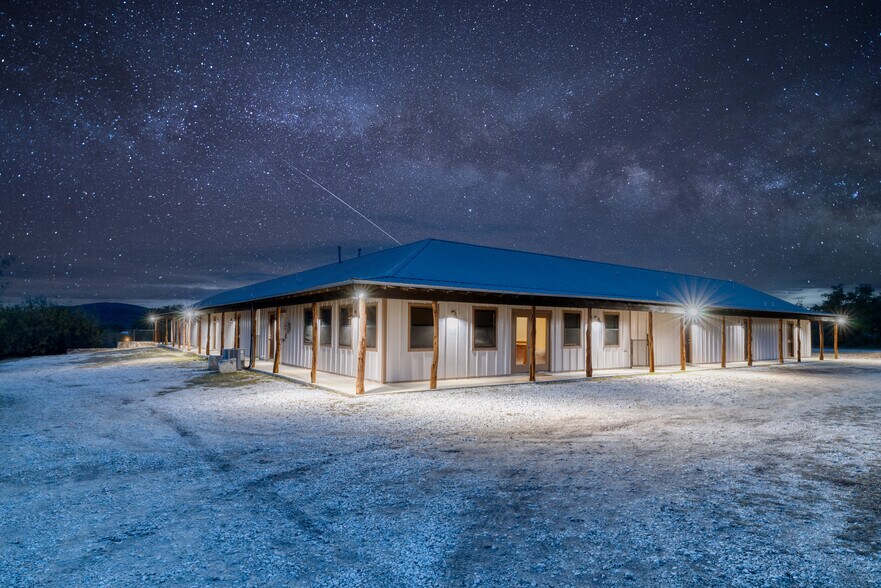 More Photos Of 16 Mountain Laurel Ln, Concan Hospitality For Sale