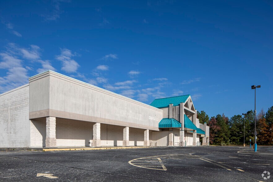 More Photos Of 2120 HWY 19 N, Meridian Freestanding For Lease