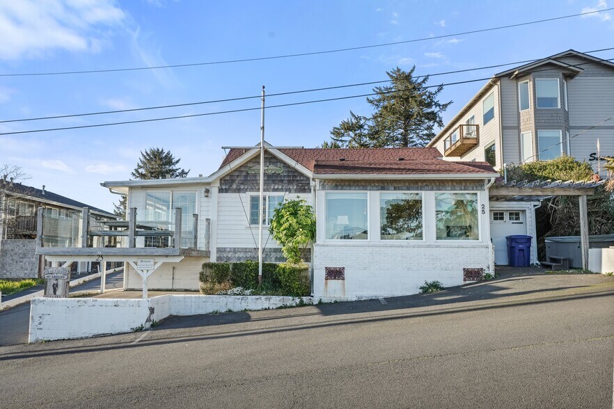 More Photos Of 25 NE Clarke St, Depoe Bay Specialty For Sale