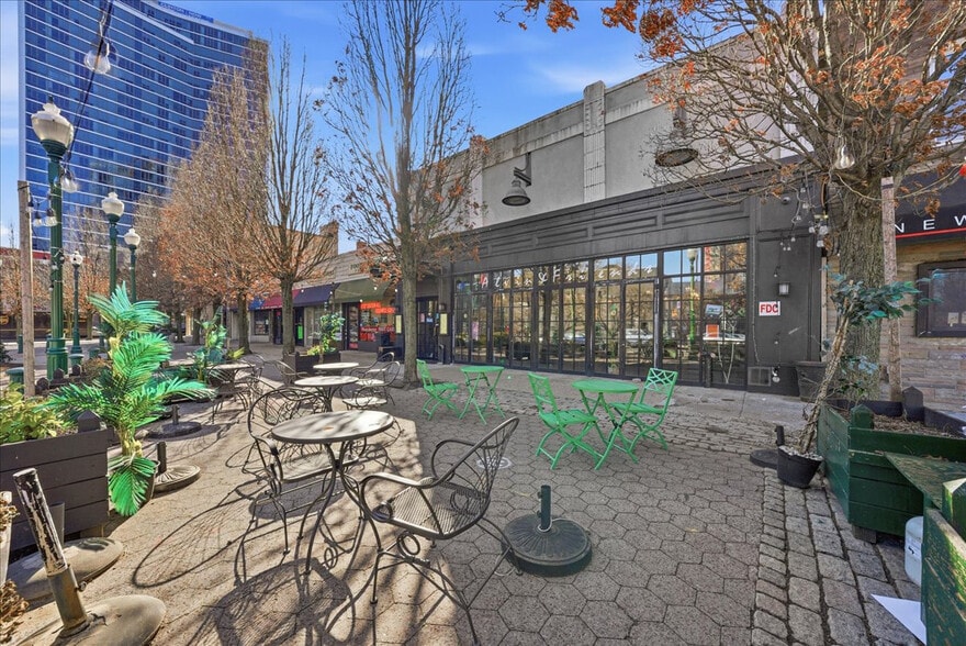 More Photos Of 12 Memorial Hwy, New Rochelle Restaurant For Sale