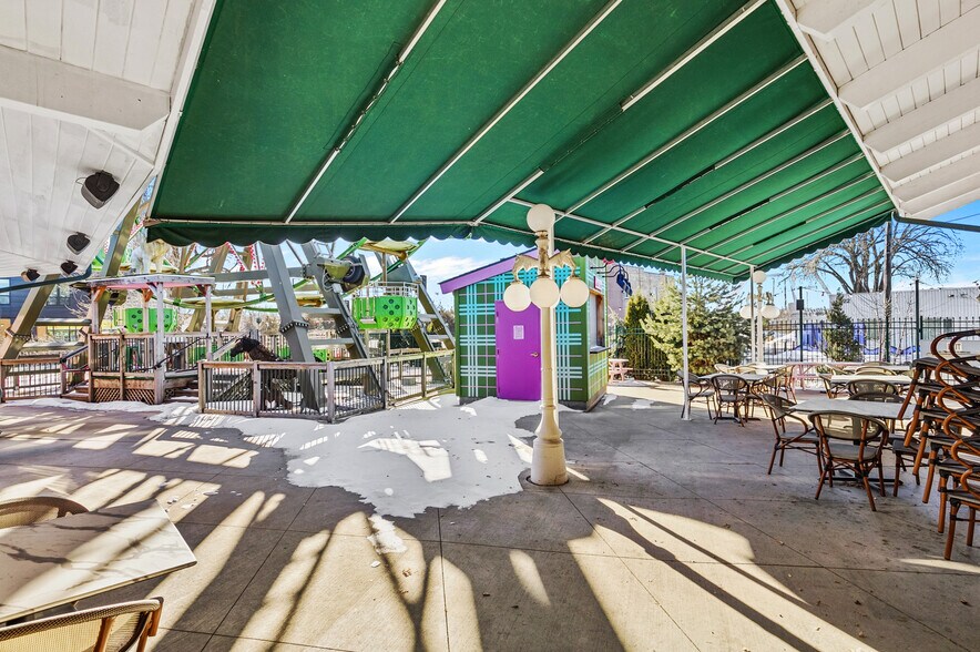 More Photos Of 2501 & 2519 Marshall St NE, Minneapolis Restaurant For Sale