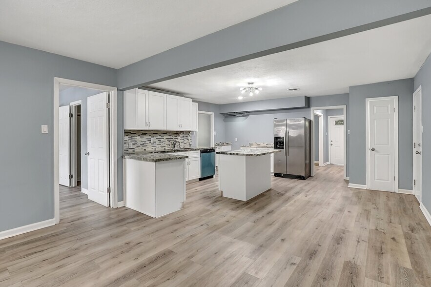 More Photos Of 5722 W 43rd St, Houston Specialty For Sale