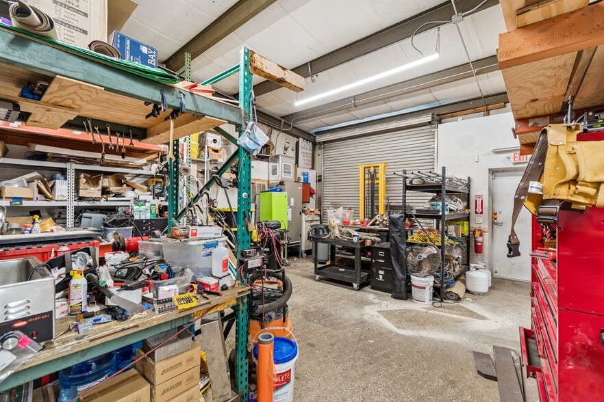 More Photos Of 4633 N 28th St, Saint Petersburg Warehouse For Sale