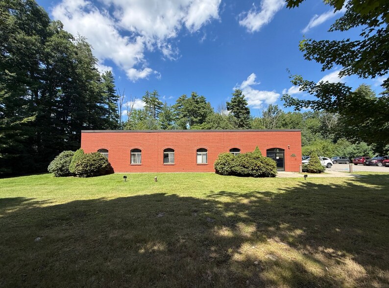 More Photos Of 53 Technology Park Rd, Sturbridge Office For Lease
