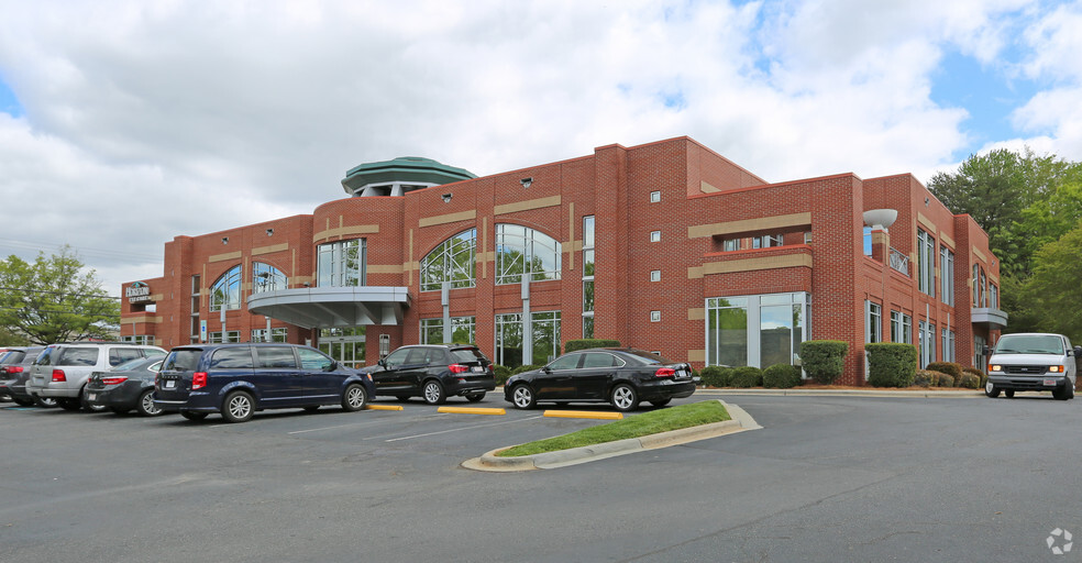 Primary Photo Of 135 S Sharon Amity Rd, Charlotte Medical For Lease