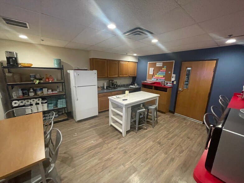 More Photos Of 2291 Traversefield Dr, Traverse City Manufacturing For Lease