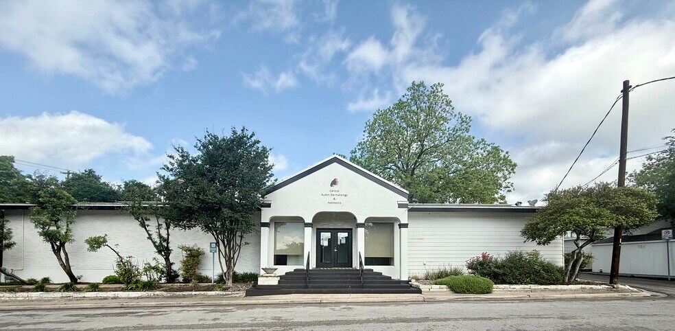 More Photos Of 1500 W 34th St, Austin Medical For Lease