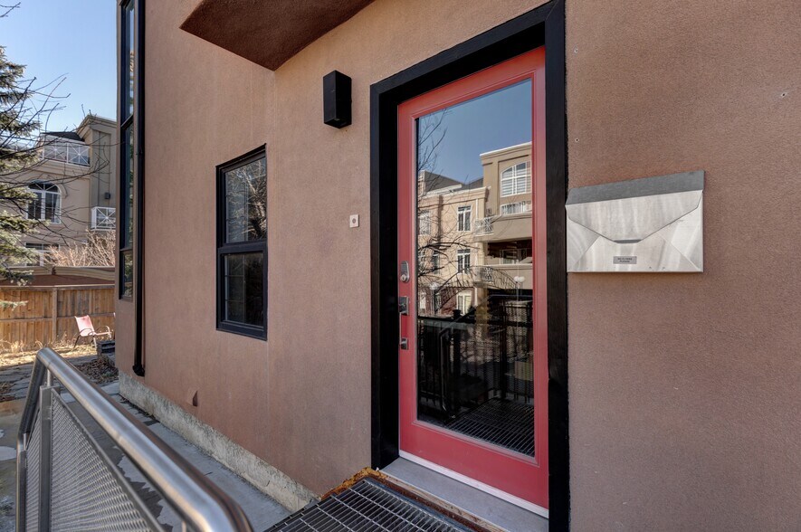 More Photos Of 1812 14A St SW, Calgary Office Residential For Sale