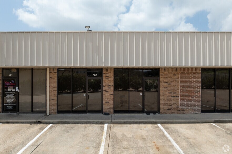 More Photos Of 8906 Wall St, Austin Unknown For Lease