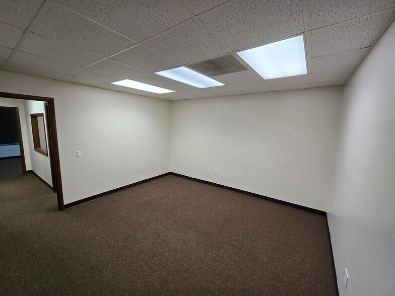 More Photos Of 4315 Highland Park Blvd, Lakeland Office For Lease