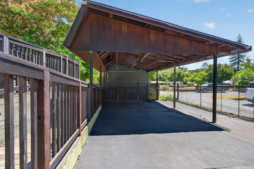 More Photos Of 530 N Cloverdale Blvd, Cloverdale Specialty For Sale