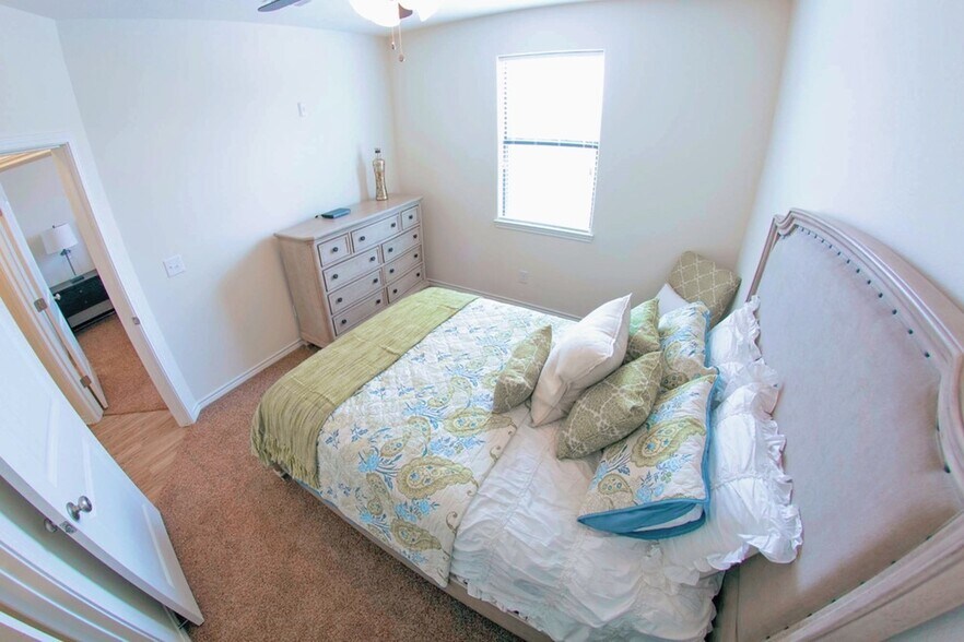 More Photos Of 2888 Nash St, Bryan Apartments For Sale