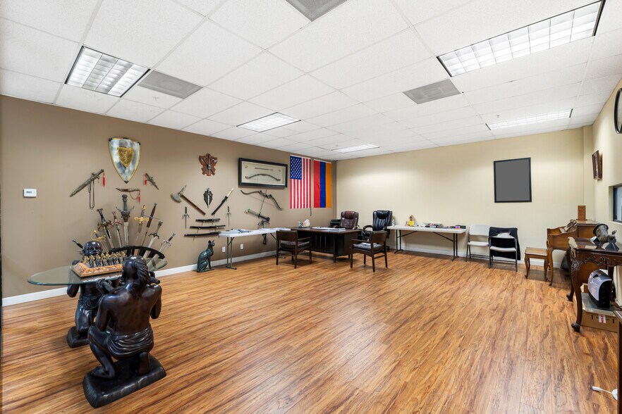 More Photos Of 708 N Vincent Ave, Covina Manufacturing For Lease