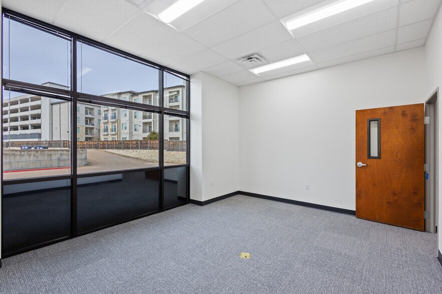 More Photos Of 2600 McHale Ct, Austin Unknown For Lease