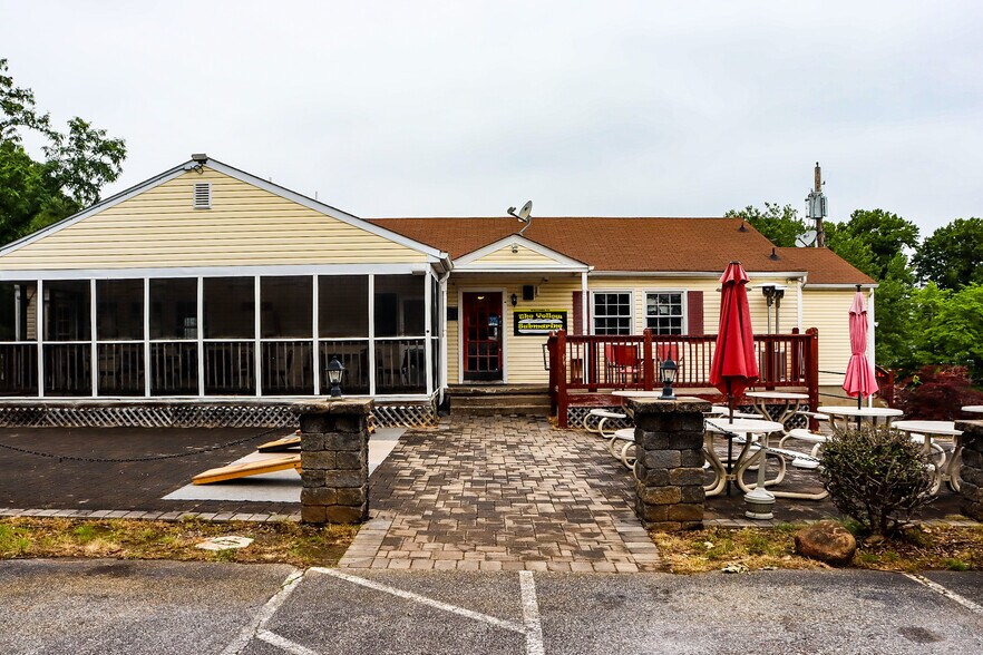 Primary Photo Of 3313 Old Forest Rd, Lynchburg Restaurant For Sale