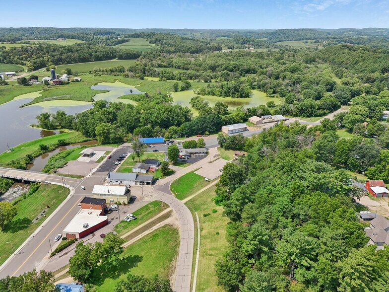 More Photos Of 309 Trail St, La Valle Restaurant For Sale