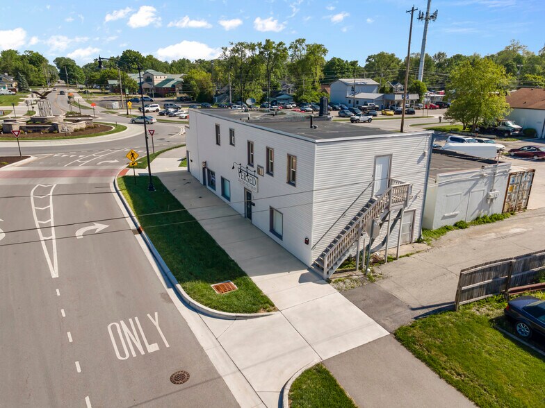 More Photos Of 10567 N College Ave, Carmel Storefront Retail Office For Lease