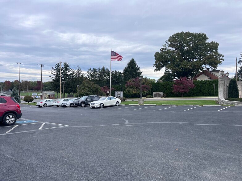 More Photos Of 871 W King St, Shippensburg Office For Lease