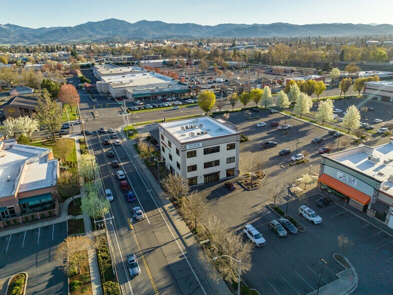 More Photos Of 1301 Poplar Dr, Medford Medical For Lease