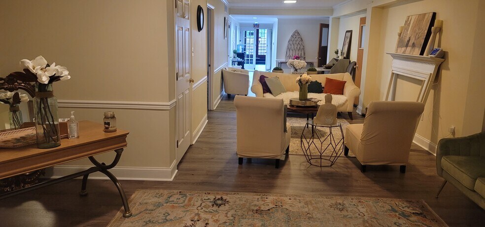 More Photos Of 10 S Clinton St, Doylestown Office For Lease