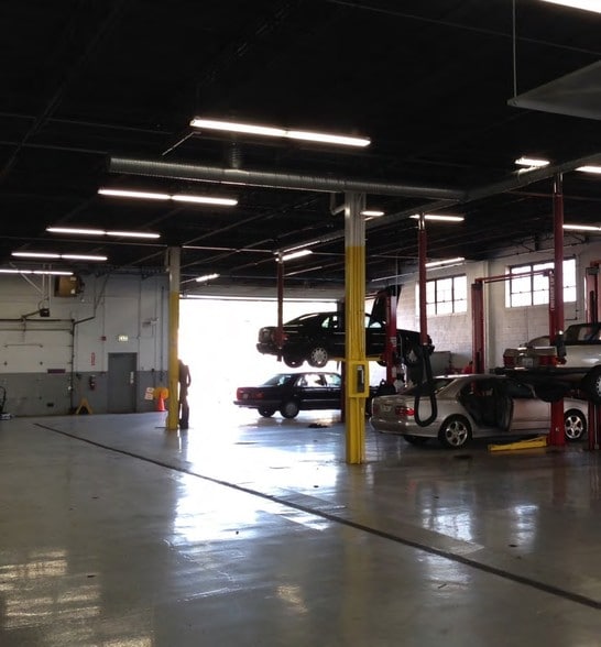 More Photos Of 555 E Plainfield Rd, Countryside Service For Sale