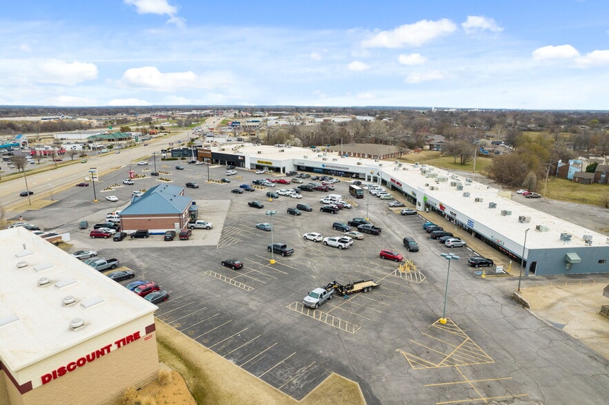 More Photos Of 1005-1205 E Kenosha St, Broken Arrow Storefront For Lease
