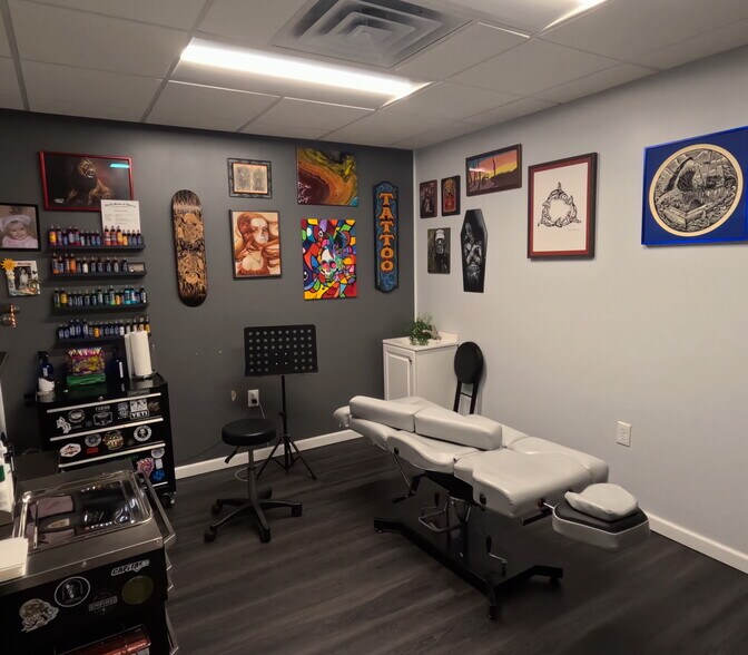 More Photos Of 1110 Main St, Lubbock Office For Sale