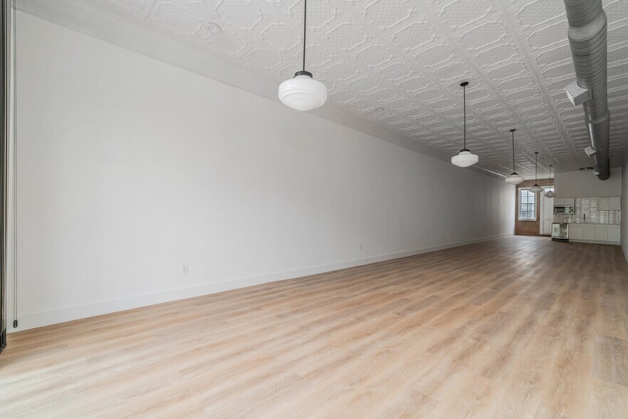 More Photos Of 3106 Swiss Ave, Dallas Storefront For Lease