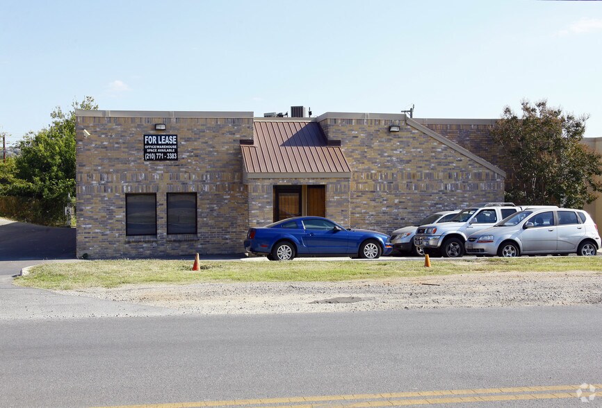 More Photos Of 13726-13730 Lookout Rd, San Antonio Light Distribution For Lease