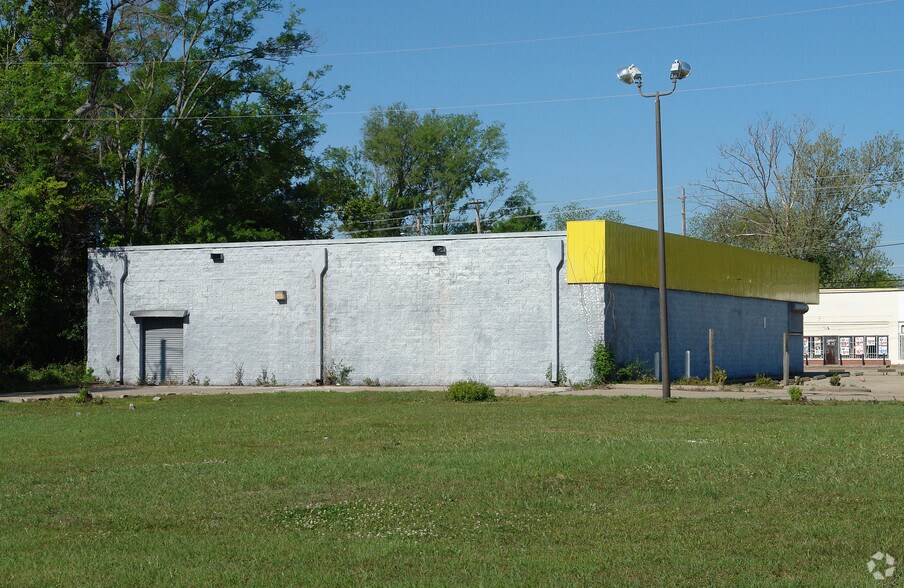 More Photos Of 950 Bailey Ave, Jackson Auto Repair For Lease